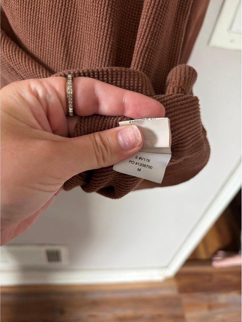 Men's Vuori Waffle Crew Long Sleeve Brown size M. Color no longer sold but style - Picture 3 of 7
